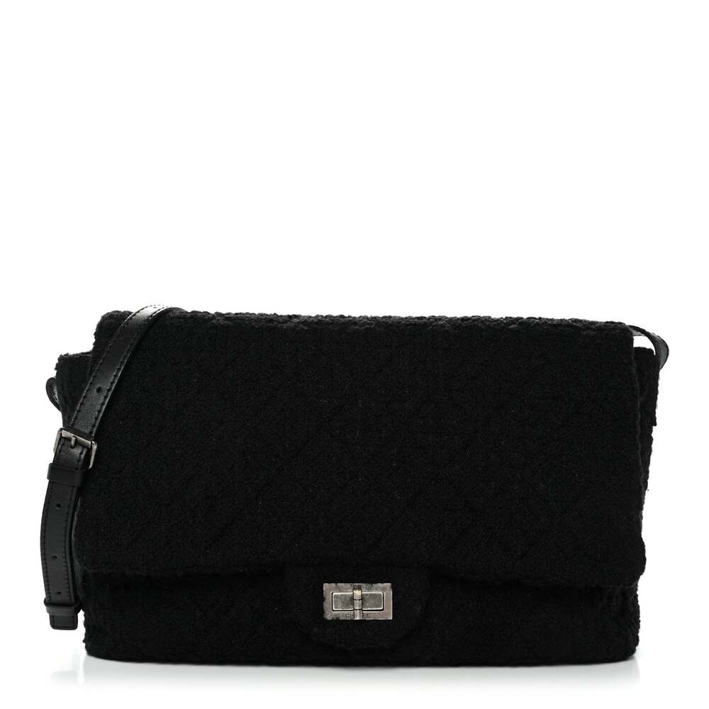 Chanel Easy Tweed Jumbo Reissue #258043C18B